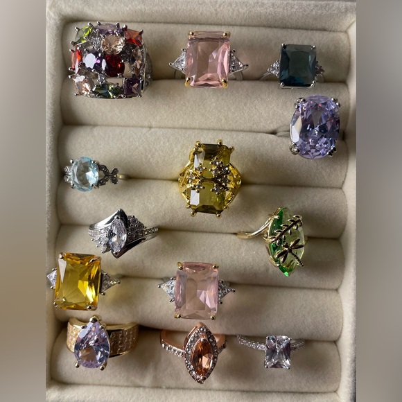 Jewelry - Elegant Multi-Color Gemstone Ring